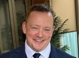 Hi, I'm a 40 something supporting actor/character actor. So if anyone is  looking for someone to play a Dad, teacher, preacher, lawyer, doctor, thug,  gangster, detective, scientist, low class, high class, no