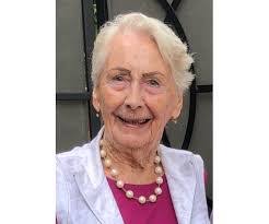 Karen Apperson's Instagram, Twitter & Facebook