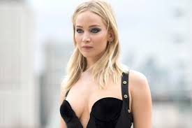 Chris pratt has been cutting jennifer lawrence out of photos and posting them all over social media during their press tour for the. Jennifer Lawrence Finally Addresses Chris Pratt Romance Speculation London Evening Standard Evening Standard