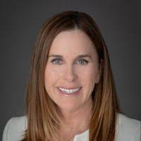 Beth Munson's Instagram, Twitter & Facebook