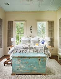 Pin By Jean Luc On Cedar Chest Home Country Living Magazine Bedroom Vintage