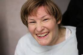 Young women earn award