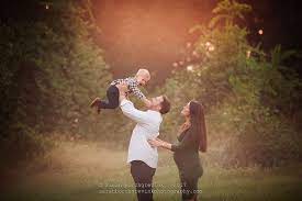 Experience timeless portraits in our conveniently located cottage grove studio or a beautiful outdoor location. Shooting A Maternity Session On A Cloudy Foggy And Overcast Morning