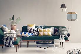 Mit dieser vielzahl an kissen kann das neue sofa ja nur zur entspannung einladen. Kissen Sind Eine Allzweckwaffe Bild 12 Schoner Wohnen