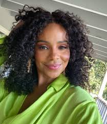 Summer satin neon 🍏 #Emmys