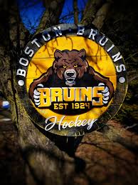 Boston logo boston bruins logo boston red sox boston bruins wallpaper ice hockey teams sports teams hockey quotes tyler seguin hockey season. 20 Dia Boston Bruins Retro Hockey Logo Using Pallet Wood Backing 1 4 Mdf For Logo And Lettering Painted And Coated With A Satin Polyurethane Added Bear Scratch Marks On The Bottom Using Dremmel