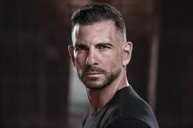 Biography author matching "luciano" (Sorted by Birth date Ascending)