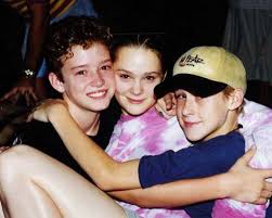 Justin timberlake and jessica biel have their hands full with two young children, but as an insider exclusively shares with e! A Young Ryan Gosling And Even Younger Justin Timberlake On The Set Of The All New Mickey Mouse Club In 1993 I Never Noticed Until Just Now How Much Gosling Looks Like Macaulay