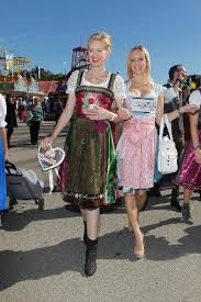 Isabel edvardsson, claudia norberg, laura mueller, claudia wendler, paul janke. Andrea Sokol In Lola Paltinger Und Isabel Edvardsson In Cocovero Oktoberfest 2012 Dirndl Dirndl Trachten Traditionelle Kleidung