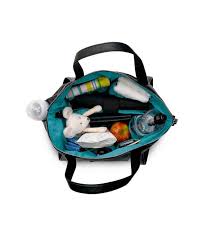 Il vous accompagnera dans toutes vos balades, pendant au moins les deux premières années de votre bébé. Sac A Langer Storksak Bugaboo En Cuir Noir Cuir Avec Interieur Bleu Petrole Noari Kids Stores Qualite Et Confiance Pour Les Bebes Et Leurs Familles