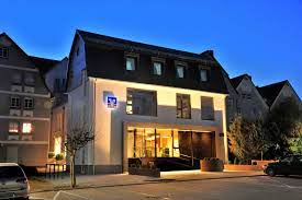 Wir sind persönlich für sie da: Vr Bank Fritzlar Gerlach Architekten