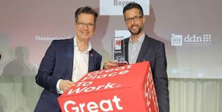 1 in vertrauen und kundenzufriedenheit! Wettbewerb Bayerns Beste Arbeitgeber Sparda Bank Munchen Ausgezeichnet Radio Arabella