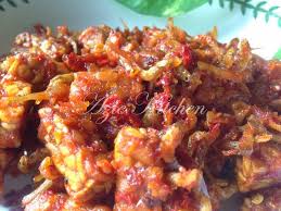 Goreng dahulu ubi kentang yang dihirs nipis hingga sedikit garing.sambung goreng bahan lain iaitu tempe,tauhu,lauk pauk pilihan.ketepikan. Tempe Goreng Bersambal Dengan Ikan Bilis Azie Kitchen