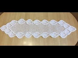 Pensez à la décoration de table, au chemin de table oriental doré ainsi qu'aux contenants dragées pour réussir votre réception. Tuto Chemin De Table Au Crochet 1 2 Youtube