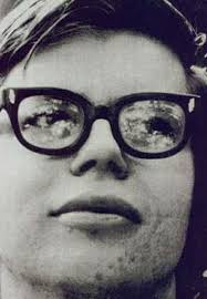 Robert Lockwood Jr. : Chess got involved with me because I brought them  loads of people. Everyone wanted me to play