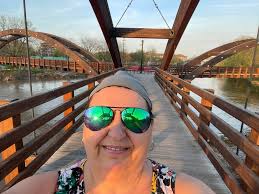 When is Philip A. Hart Visitor Center open?