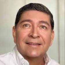 Walter Araujo's Instagram, Twitter & Facebook