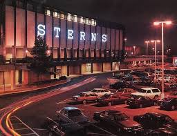 Stern S Bergen Mall From The Cars I M Guessing Late 80 S Department Store Bergen Paramus