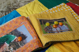 Diy Kuscheliges Fotoalbum Fur Babies Waschbar Durch Duschvorhang Stoff Baby Fotoalbum Fotoalbum Basteln Fotoalbum Gestalten Kind