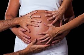 Une sensation de brûlure dans l'œsophage accompagnée de remontées laissant un goût amer dans la bouche : Les 6 Mythes Totalement Faux Autour De La Grossesse