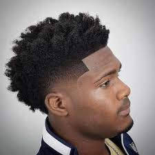 Idee coiffure description coupe homme degrade progressif bas sur les cotes et m coupe homme degrade coupe de cheveux homme degrade bas coiffure homme vintage. Afro Desordonne Degrade Aux Temps Contours So Good Top Fade Haircut High Top Fade Haircut Fade Haircut