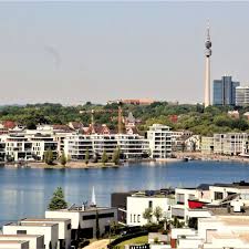 Office, shopping and service 15. Unterwegs Am Phoenix See Hier Wird Ja Jeder Quadratmeter Genutzt Dortmund
