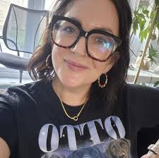 My January read 'opinions'. Bit of a meh kinda month but I think The  Passengers and In Little Stars were my faves: 1- Find her