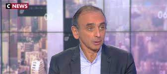 Plus de 250.000 téléspectateurs ont regardé lundi soir le premier numéro de face à l'info, la nouvelle émission dont le polémiste est la vedette, permettant à. Avis Eric Zemmour Sur Cnews Avec Face A L Info A 19h Debat Et Face A Face Polemique Actualite Tv Nouveautes Tele Com