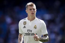 Toni kroos is a midfielder and is 6' and weighs 163 pounds. Toni Kroos Signs New Real Madrid Contract Until 2023 Bleacher Report Latest News Videos And Highlights