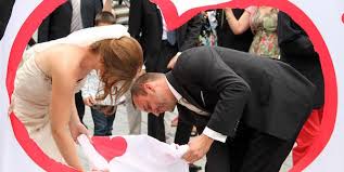 Sie ist nicht die erste first lady, die auf dem. 5 Peinliche Nogos Auf Die Man Bei Der Hochzeit Verzichten Sollte Wonderwed Blog