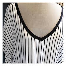 Caftan « Géraldine » marin à lignes avec pompons, Collection Les  Intemporels