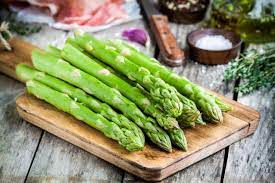 Tuorlo fritto su mousse di asparagi selvatici. Le Migliori Ricette Con Asparagi 8 Piatti Facili E Veloci