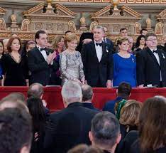Cei doi sunt căsătoriți de ani de zile și au împreuna un fiu, tudor. Foto Si Video Primele Imagini Cu Orban Si SoÅ£ia De Cand Este Premier