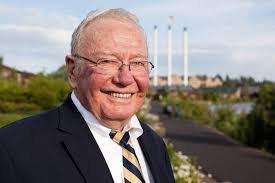 Randall Arnett's Instagram, Twitter & Facebook