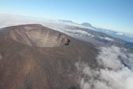 Selon nos confrères de réunion la 1ère, «le volcan du piton de la fournaise est entré en éruption sur son flanc est ce lundi en fin de matinée». Piton De La Fournaise Wikipedia