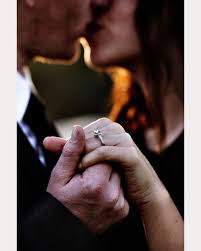 19 Awesome Ring Shots To Announce Your Engagement Engagement Photos Engagement Photoshoot Wedding Engagement Photos