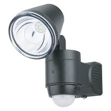 Its powerful dual flood lights indoor or outdoor, motion sensor lights provide security, convenience, and energy efficiency. Link2home 190 Lumen Motion Activated Battery Operated Security Light Led Flood Light Waterproof Dusk To Dawn Photocell Sensor Em Bl167b The Home Depot