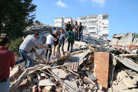 Перевод слова earthquake, американское и британское произношение, транскрипция, словосочетания, примеры использования. Strong Earthquake Kills 28 People In Turkey And Greek Islands