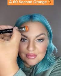 Heart Flower” Step-by-step painting by Esther Karrer Cameleon Paint: 💓  „Fierce“ ⚪️ „Pure White“ 💜 „Bollywood“ 💛 „Banana Yellow“ Cameleon  Brushes: 🖌️ „Angled One Stroke“ 🖌️“Michelle Flora“ 🖌️“Round“ Smooth  blends, seamless gradients –