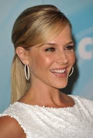 Long Sleek Ponytail Hairstyle With Side Swept Bangs Hairstyles Weekly Low Ponytail Hairstyles Sleek Ponytail Sleek Ponytail Hairstyles