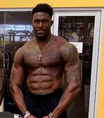He is the son of former nfl guard terrence metcalf. Nfl 2020 D K Metcalf Is The New Blueprint Of Beast Mode For The Seattle Seahawks