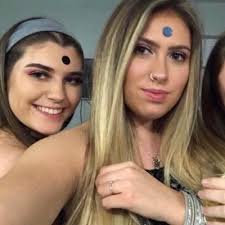 Eve Storey (@evemstorey)