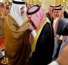 محمد بن إسماعيل البخاري من أهم علماء الحديث وعلوم الرجال والجرح والتعديل والعلل، عند أهل السنة والجماعة، له مصنّفات كثيرة أبرزها كتاب الجامع الصحيح، المشهور باسم صحيح البخاري، الذي يعد أوثق الكتب الستة الصحاح والذي أجمع علماء أهل السنة والجماعة أنه أصح الكتب بعد. Ø§Ù„Ø£Ù…ÙŠØ± Ø£Ø­Ù…Ø¯ Ø¨Ù† Ø¹Ø¨Ø¯Ø§Ù„Ø¹Ø²ÙŠØ² ÙˆÙ†Ø§Ø¦Ø¨ Ø§Ù„Ù…Ù„Ùƒ ÙŠØ¤Ø¯ÙŠØ§Ù† ØµÙ„Ø§Ø© Ø§Ù„Ù…ÙŠØª Ø¹Ù„Ù‰ Ø§Ù„Ø£Ù…ÙŠØ±Ø© Ù†ÙˆÙ ØµØ­ÙŠÙØ© Ø§Ù„Ø±Ø£ÙŠ Ø§Ù„Ø¥Ù„ÙƒØªØ±ÙˆÙ†ÙŠØ©