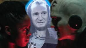 Qui Gon reacts to the Leia chase scene