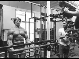 arnold bodybuilding routine arnold schwarzeneggers