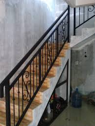 Tangga berfungsi sebagai jalan utama anda untuk menuju lantai atas atau sebaliknya. Gambar Pagar Tangga Minimalis Inspirasi Desain Rumah 2019