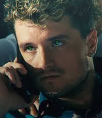 Derek Faison's Instagram, Twitter & Facebook