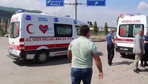 Iddia edilen tüp kamyonu da soma bölge trafik i̇stasyonu önünde yakalanırken, kaza ile ilgili soruşturma devam ediyor. Manisa Da Trafik Kazasi 3 Agir Yarali Dailymotion Video