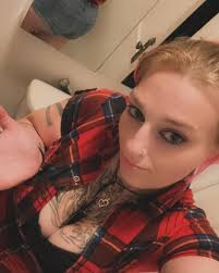 Courtni Marie Spurrier (@chaoticbarbie93) • Instagram photos and videos