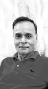 Inappropriate content reporting in online community